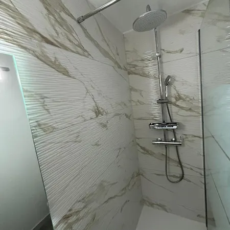 T2 Rez De Jardin Direct דירה *